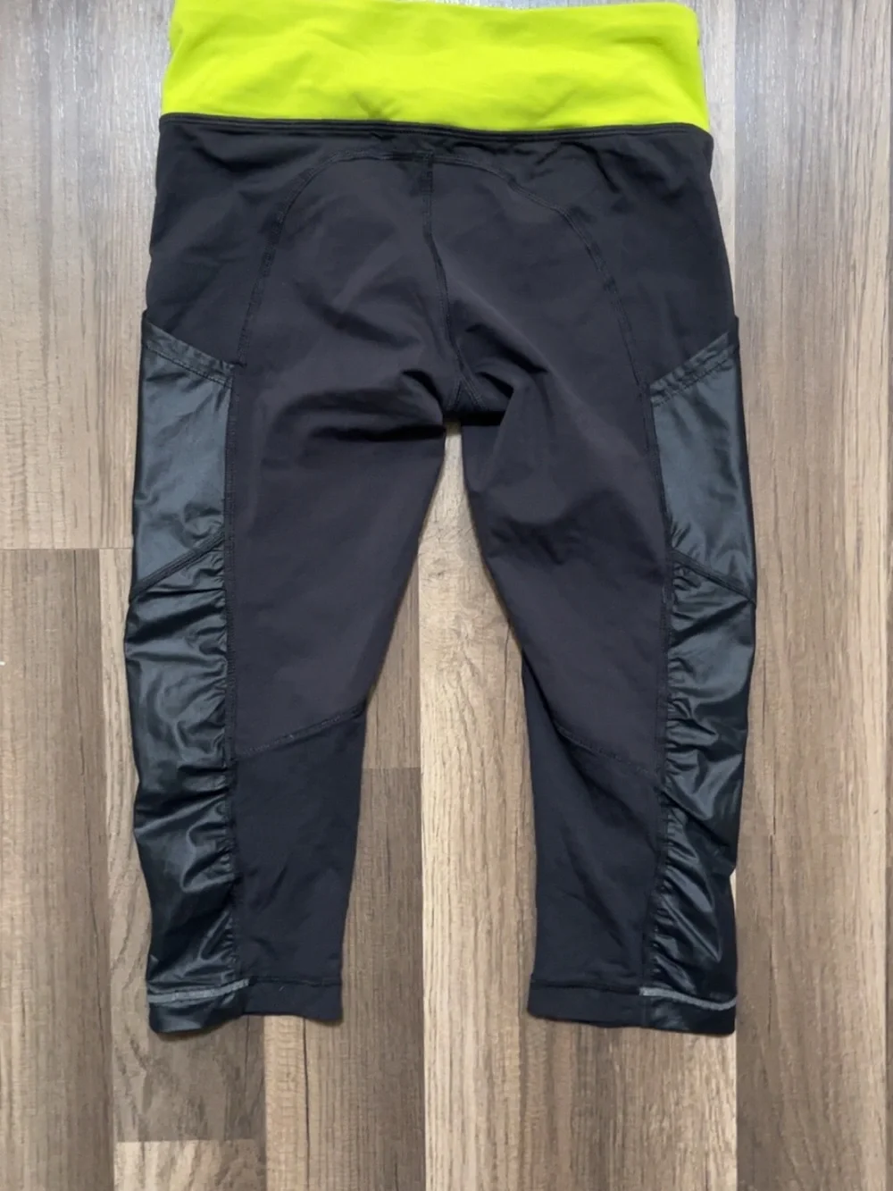 LULULEMON Chase Me Crop Athletic Capri Black Leggings Women’s 4